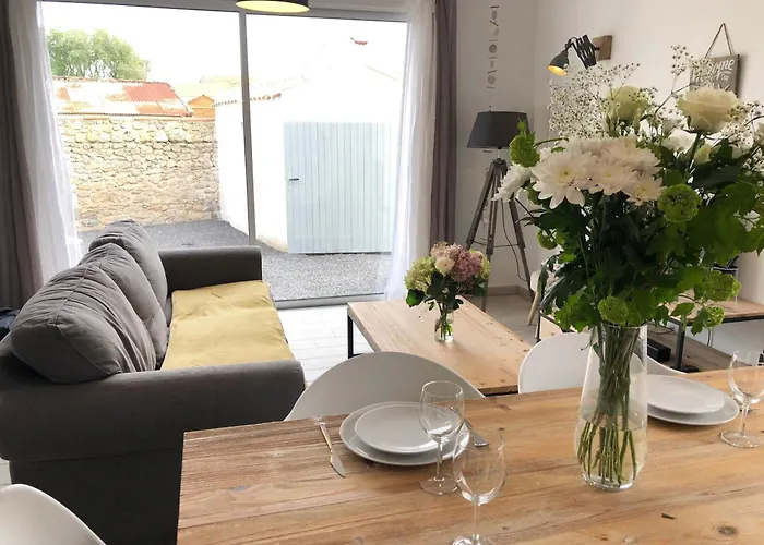 Les Pieds Dans Le Sable * L'Epine (Vendee)